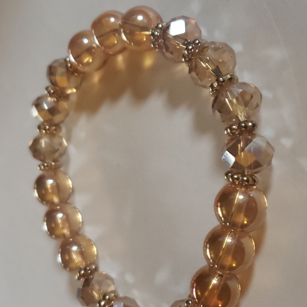 Pretty goldtone stackable bracelets - Picture 4 of 5